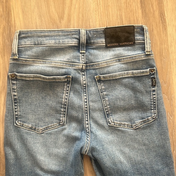 Modern American Stretch Jeans - Picture 8 of 9